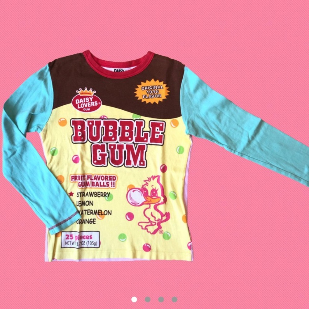 Daisy Lovers Long Sleeve Graphic Shirt